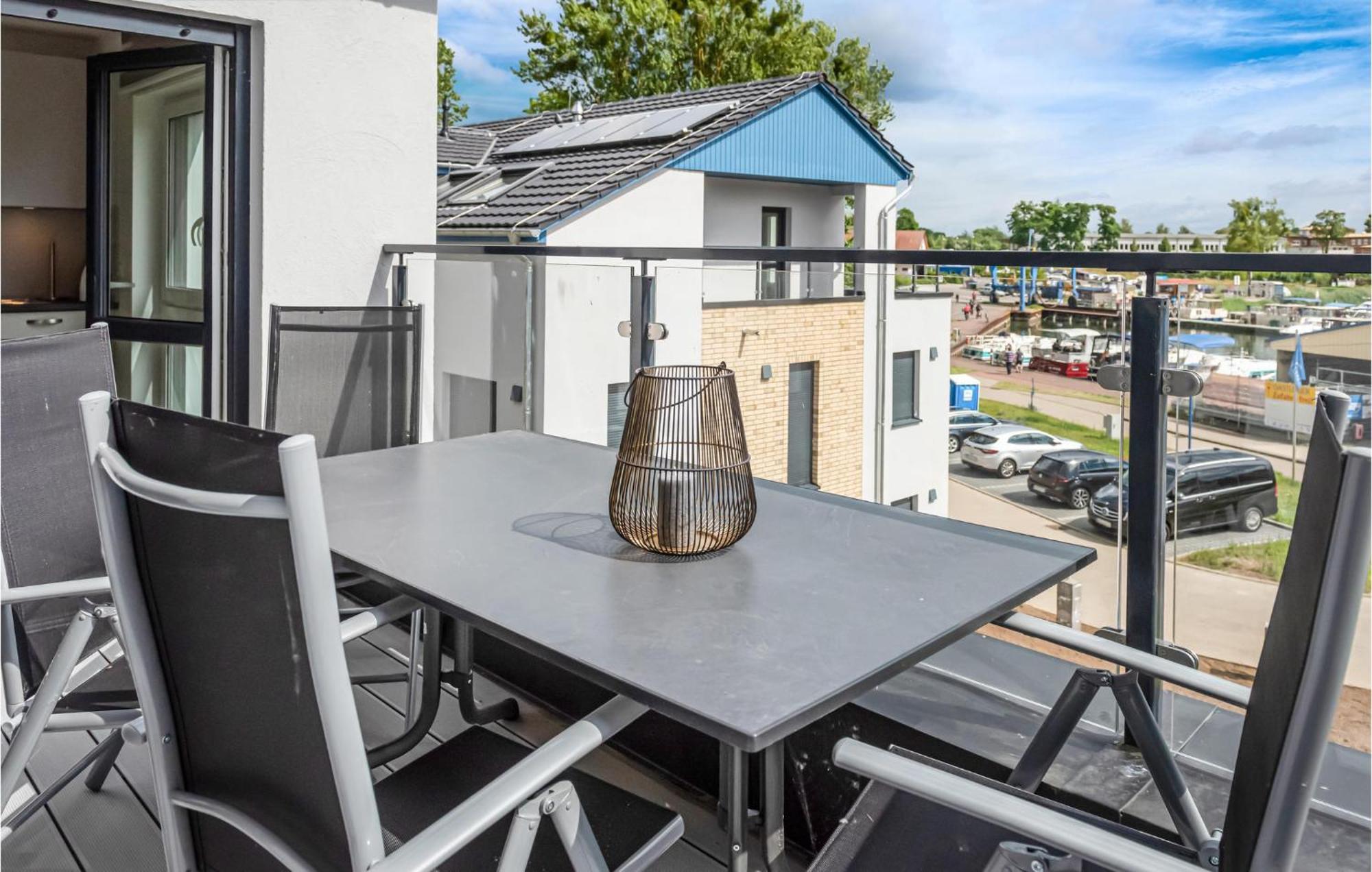 Amazing Apartment In Rechlin With Kitchen Екстер'єр фото